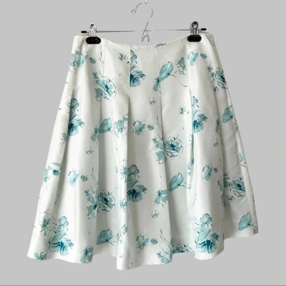 Banana Republic Pure Silk Floral A-Line Pleated Knee-Length Skirt - Picture 2 of 16